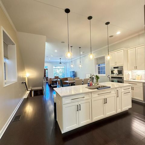 3027 N Allen Avenue, Chicago, IL 60618