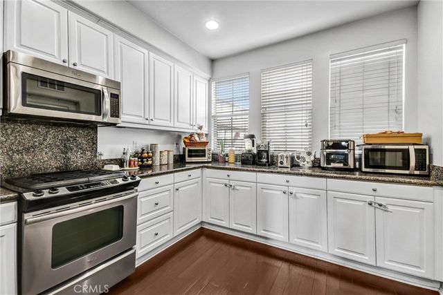 827 E Promenade E, Azusa, CA 91702