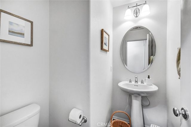 827 E Promenade E, Azusa, CA 91702