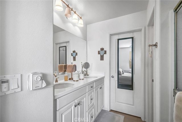 827 E Promenade E, Azusa, CA 91702