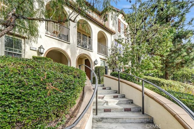 827 E Promenade E, Azusa, CA 91702