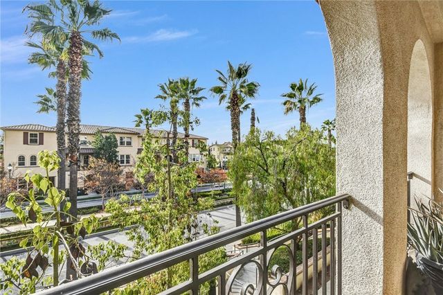 827 E Promenade E, Azusa, CA 91702