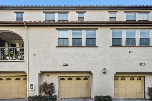 827 E Promenade E, Azusa, CA 91702