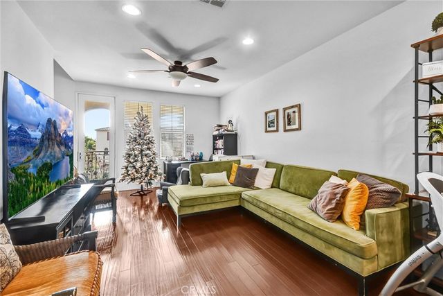 827 E Promenade E, Azusa, CA 91702