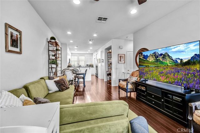 827 E Promenade E, Azusa, CA 91702