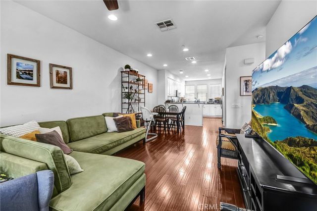827 E Promenade E, Azusa, CA 91702