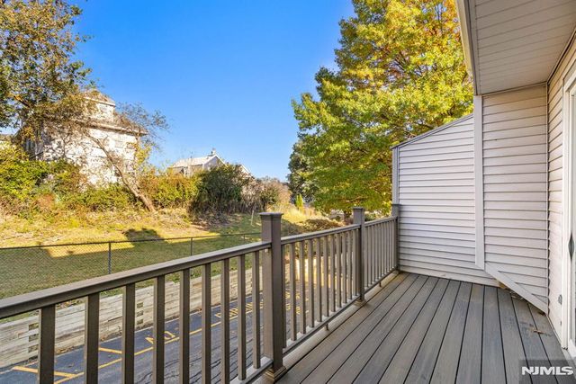 130 Panorama Drive, Edgewater, NJ 07020