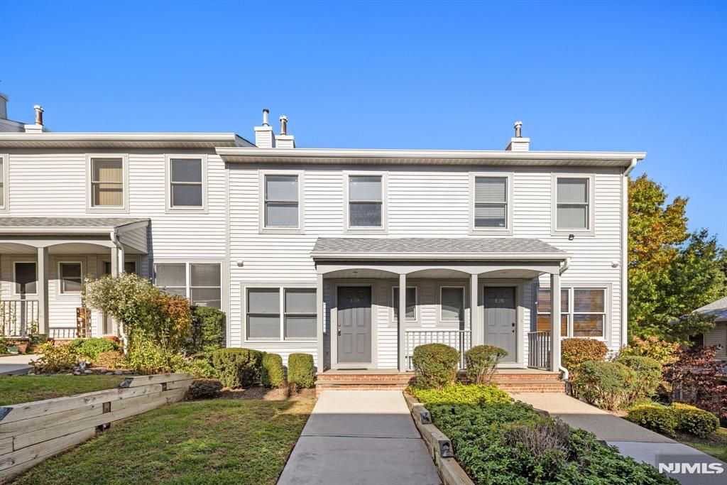 130 Panorama Drive, Edgewater, NJ 07020