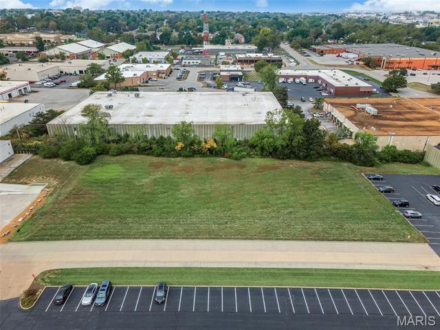 1160 Walters Way Lane, Olivette, MO 63132