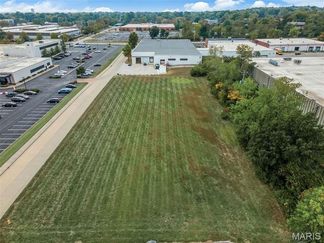 1160 Walters Way Lane, Olivette, MO 63132