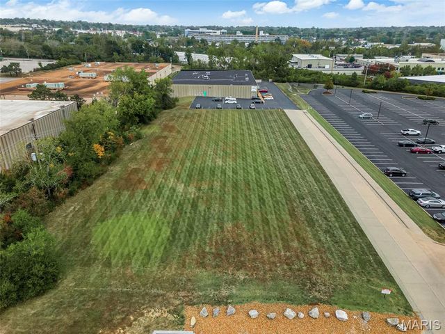 1160 Walters Way Lane, Olivette, MO 63132