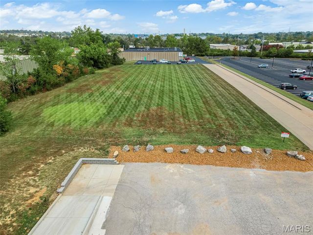 1160 Walters Way Lane, Olivette, MO 63132