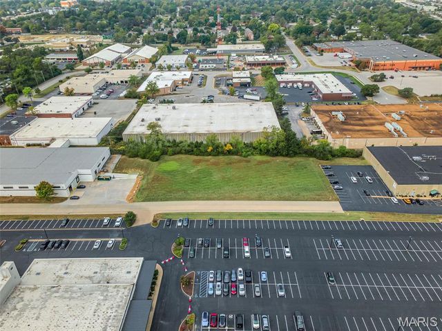 1160 Walters Way Lane, Olivette, MO 63132