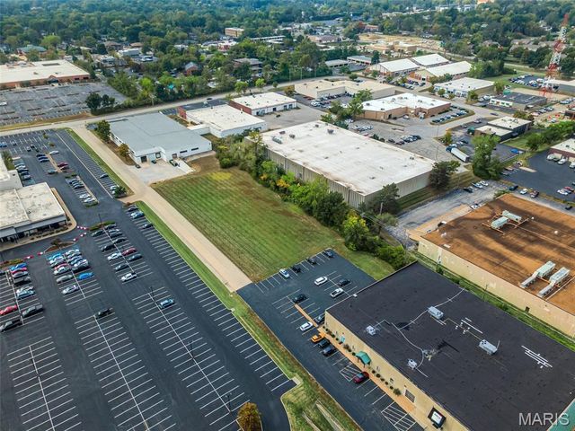 1160 Walters Way Lane, Olivette, MO 63132