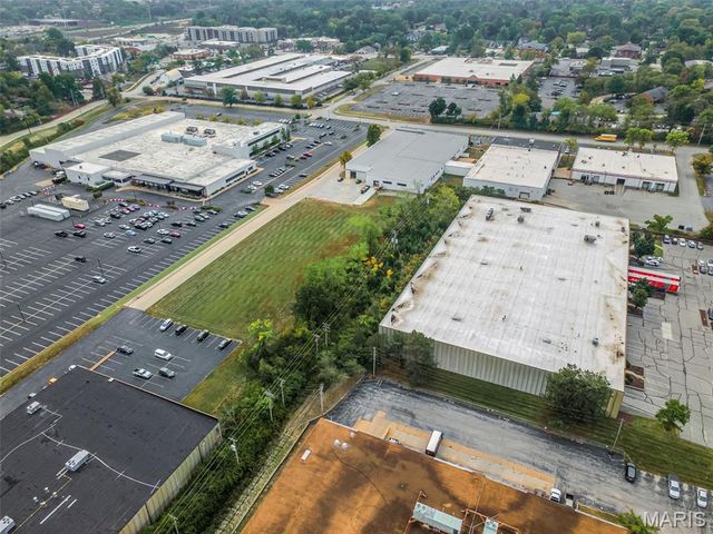 1160 Walters Way Lane, Olivette, MO 63132