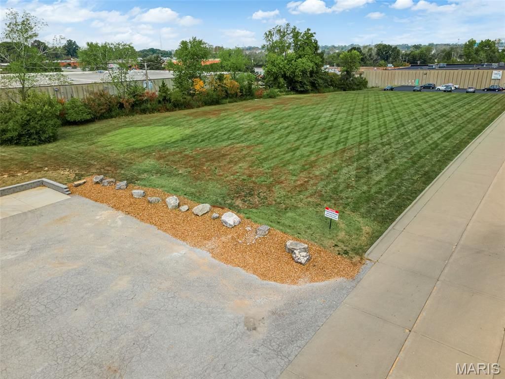 1160 Walters Way Lane, Olivette, MO 63132