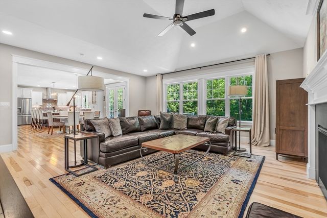 160 Holliston St, Medway, MA 02053