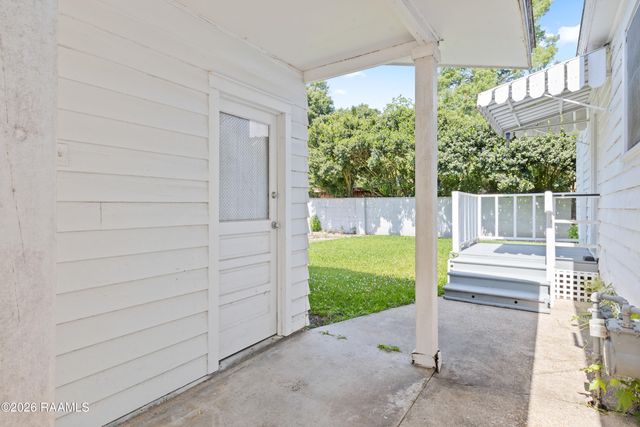 524 Loreauville Road, New Iberia, LA 70563