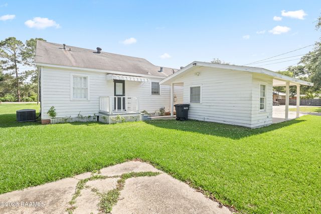 524 Loreauville Road, New Iberia, LA 70563