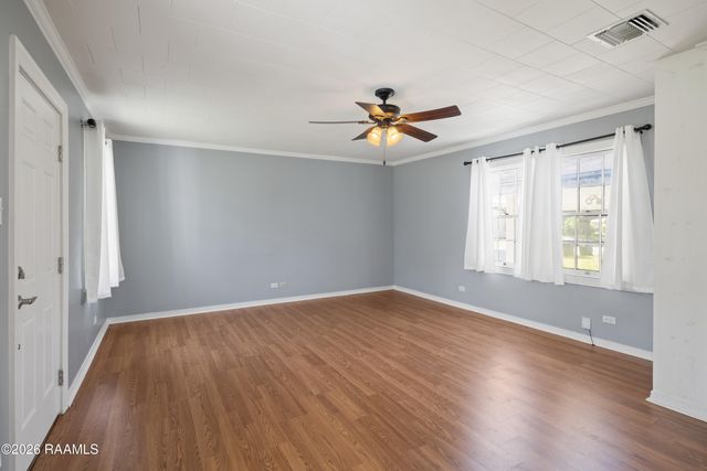 524 Loreauville Road, New Iberia, LA 70563