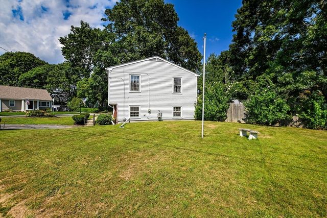 66 Seymour St, New Bedford, MA 02744