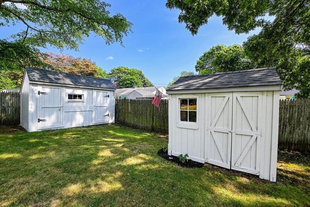 66 Seymour St, New Bedford, MA 02744