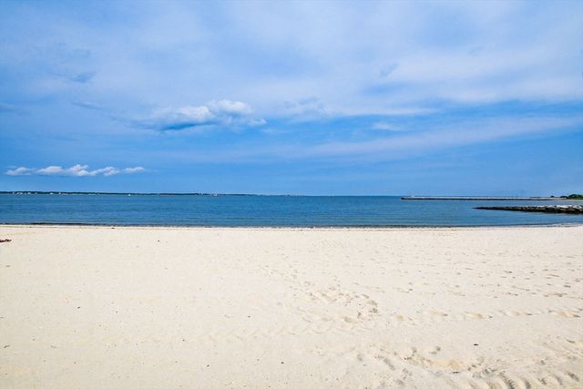 66 Seymour St, New Bedford, MA 02744