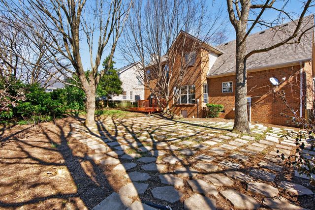 1405 Saddle Club Way, Lexington, KY 40504