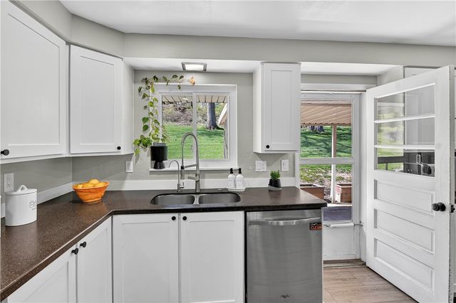 6038 Dalmation Dr, Bethel Park, PA 15102