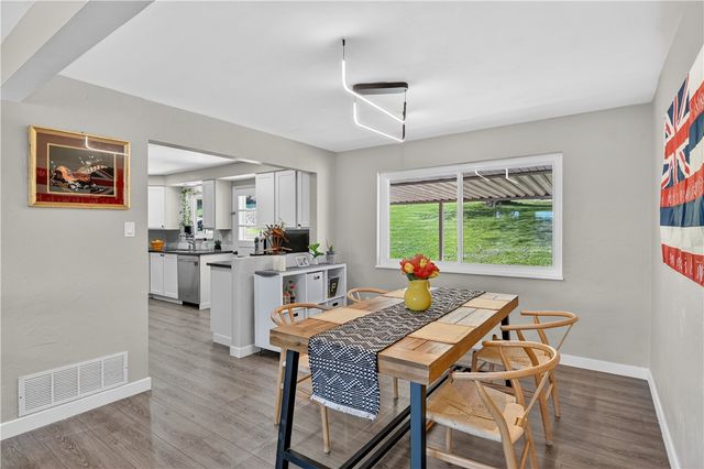 6038 Dalmation Dr, Bethel Park, PA 15102