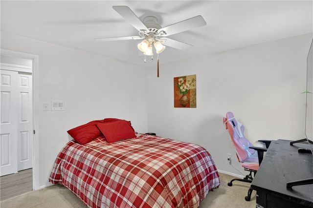 6038 Dalmation Dr, Bethel Park, PA 15102