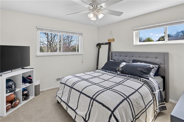6038 Dalmation Dr, Bethel Park, PA 15102