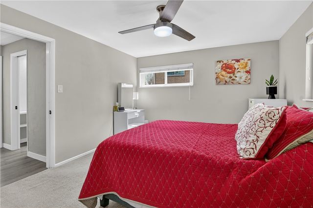 6038 Dalmation Dr, Bethel Park, PA 15102