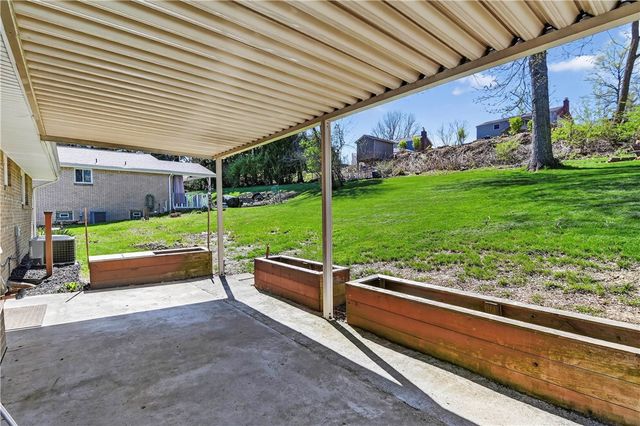 6038 Dalmation Dr, Bethel Park, PA 15102
