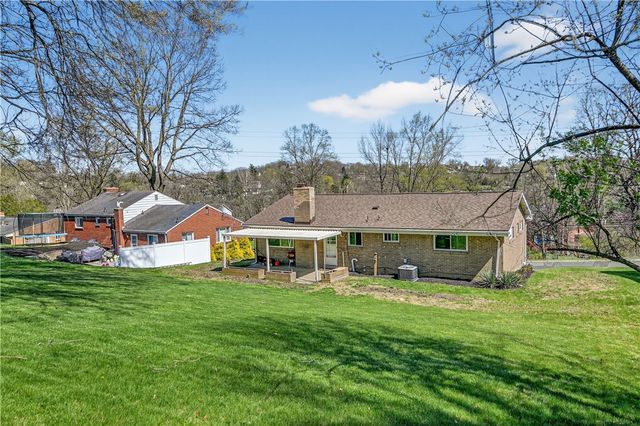 6038 Dalmation Dr, Bethel Park, PA 15102