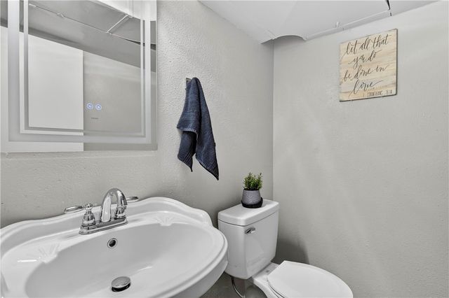 6038 Dalmation Dr, Bethel Park, PA 15102