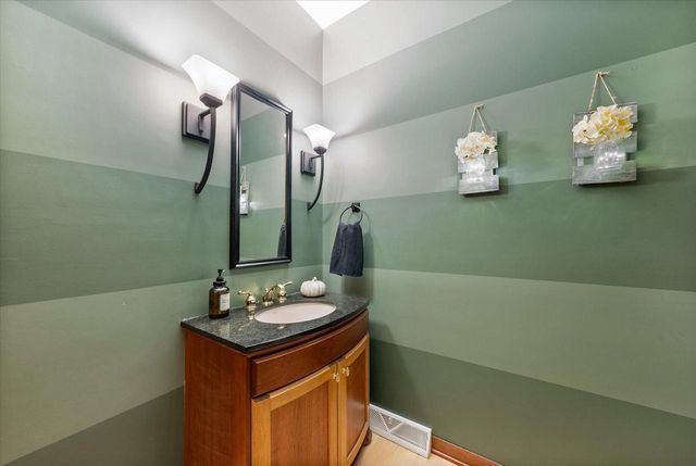 1319 Creekside COURT, Grafton, WI 53024