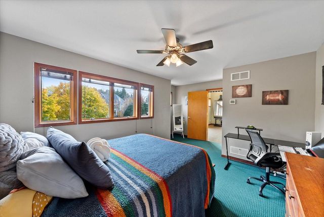 1319 Creekside COURT, Grafton, WI 53024