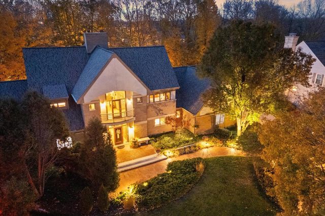 1319 Creekside COURT, Grafton, WI 53024