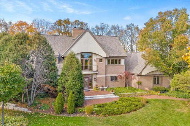 1319 Creekside COURT, Grafton, WI 53024