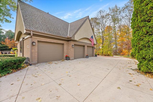 1319 Creekside COURT, Grafton, WI 53024