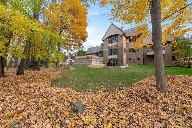 1319 Creekside COURT, Grafton, WI 53024