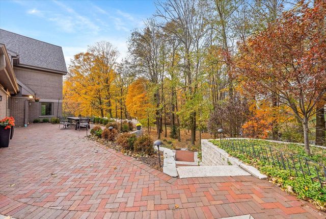 1319 Creekside COURT, Grafton, WI 53024