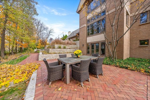 1319 Creekside COURT, Grafton, WI 53024