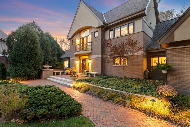 1319 Creekside COURT, Grafton, WI 53024