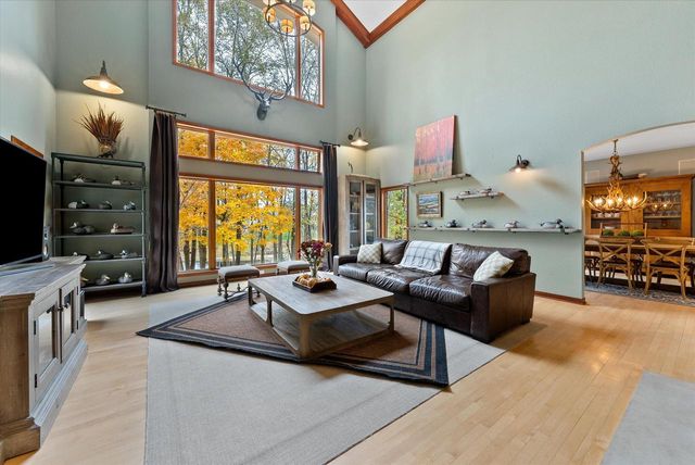 1319 Creekside COURT, Grafton, WI 53024