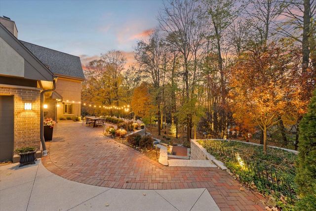 1319 Creekside COURT, Grafton, WI 53024