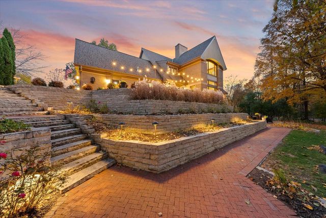 1319 Creekside COURT, Grafton, WI 53024