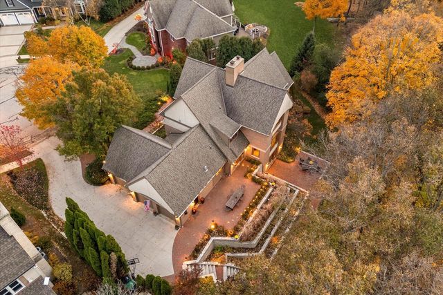 1319 Creekside COURT, Grafton, WI 53024