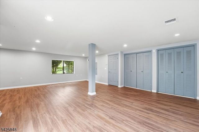 2 Powderhorn Dr, Rockaway Twp., NJ 07866
